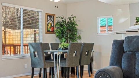 NEW Cityside Stay 3BR Family Retreat Near DT with Patio House in Reno