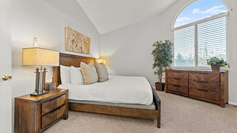 NEW Cityside Stay 3BR Family Retreat Near DT with Patio House in Reno