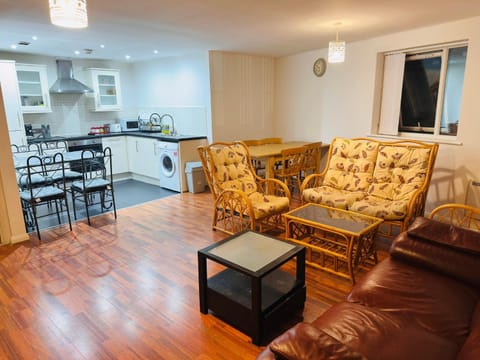 Entire 3 bedroom Apartment in Manchester Apartment in Salford