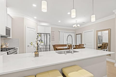 3BR Home Near Austin Airport & Downtown House in Montopolis