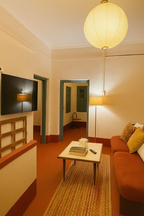 Communal lounge/ TV room, TV and multimedia, Living room, Seating area, Evening entertainment