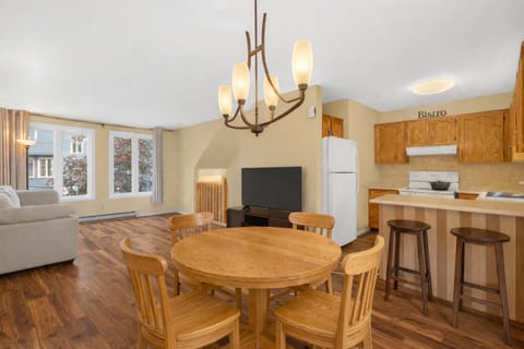 Kitchen or kitchenette, Living room, Dining area