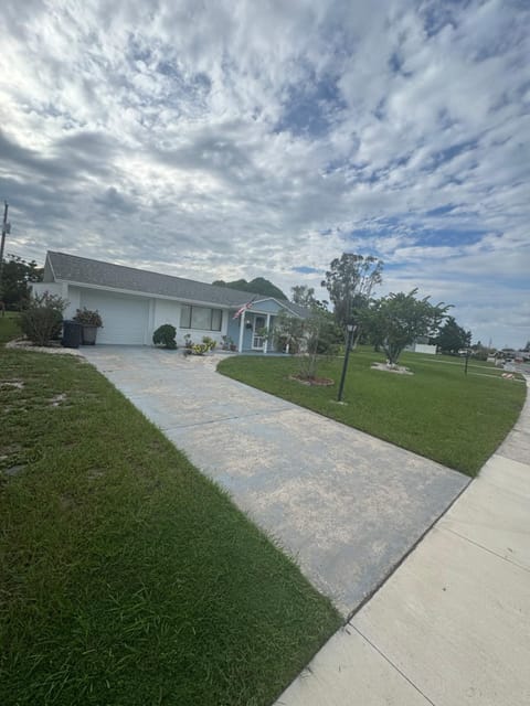 Home sweet home House in Sun City Center