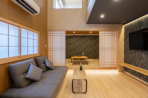 Communal lounge/ TV room, TV and multimedia, Living room, Seating area, Evening entertainment
