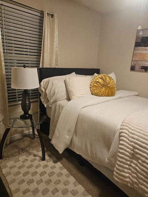 Atlanta 3 Bedroom Home - by PriMary EVolution Properties House in Atlanta