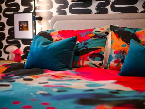 Bed, Photo of the whole room, Bedroom