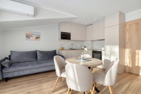 TV and multimedia, Kitchen or kitchenette, Living room, Seating area, pet friendly, stove