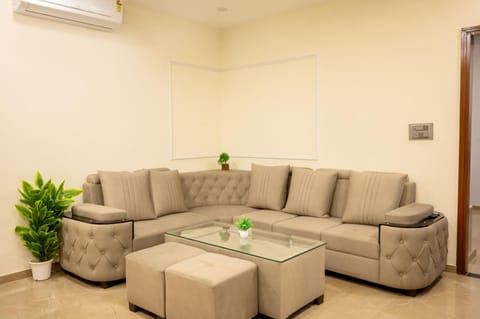 Living room, Seating area, air conditioner