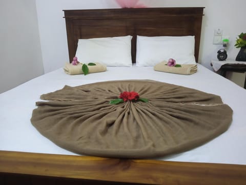 Bed, Photo of the whole room, Bedroom, Guests, Guests