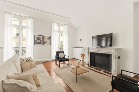 TV and multimedia, Living room, flat iron, internet