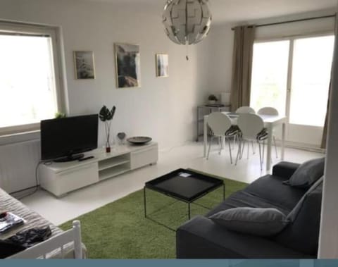 Kotimaailma - ihastuttava kaksio Munkkivuoresta Apartment in Helsinki