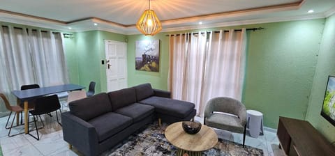 Communal lounge/ TV room, TV and multimedia, Living room, Dining area, air conditioner