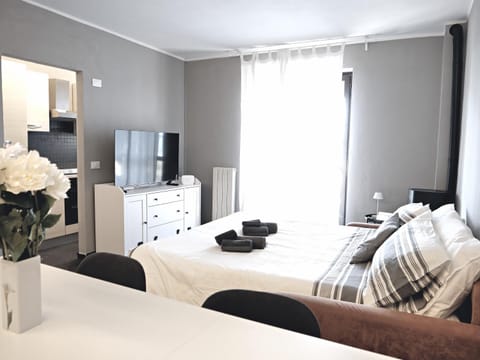 TV and multimedia, Living room, Photo of the whole room, Bedroom