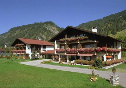 Property building, Day