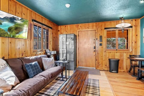 Inviting Rustic Cabins with Scenic Outdoor Spaces near Garden of the Gods in Colorado Springs, Colorado Cabin in Colorado Springs