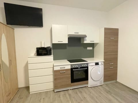 Kitchen or kitchenette, oven, stove, dryer