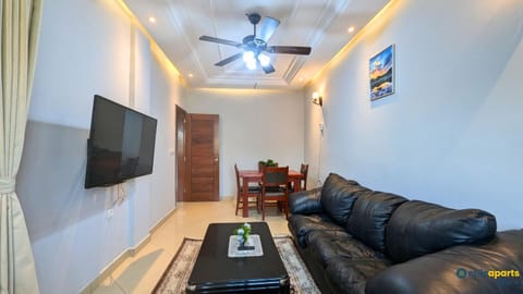 Communal lounge/ TV room, TV and multimedia, Living room, Seating area, internet