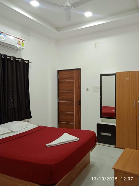 Bed, air conditioner
