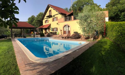 Property building, Swimming pool