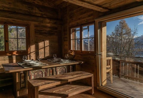 Natural landscape, View (from property/room), Balcony/Terrace, Dining area