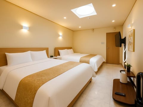 Bed, Photo of the whole room, Bedroom, air conditioner