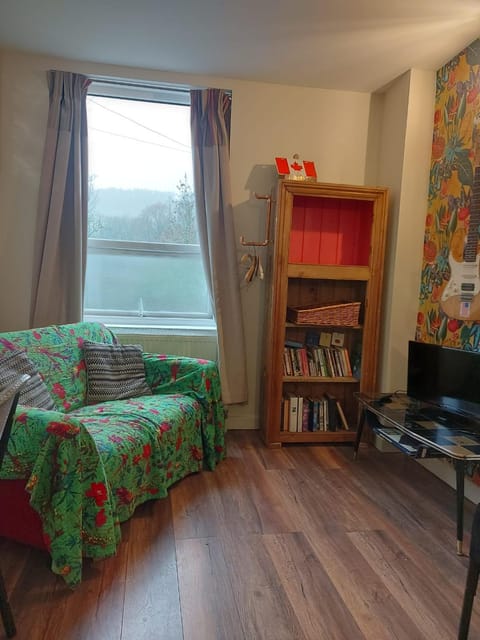 Cosy room in canalside home Vacation rental in Hebden Bridge