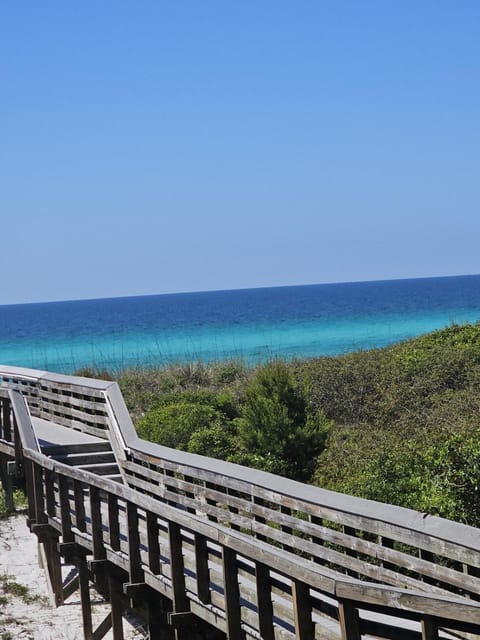 Coastal Escape Beatiful Ground Floor Prime Location Close to Beach Apartment in Sandestin