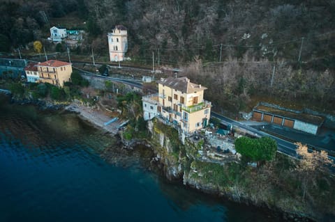 Property building, Bird's eye view, Lake view