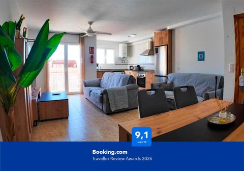 Kitchen or kitchenette, Living room, Seating area, Dining area, pet friendly, stove