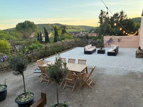 Patio, Spring, Natural landscape, Garden, Seating area, Dining area, Garden view, Mountain view