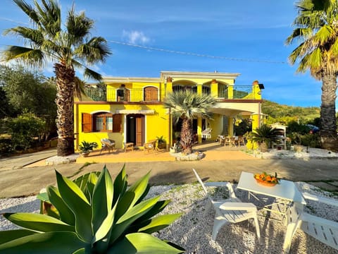 Property building, Garden, Garden view