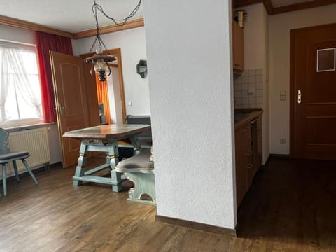 möblierte 2-Schlafzimmer Wohnung mit 2 Bädern, WG geeignet, Bahnhofsnahe Apartment in Hinterzarten