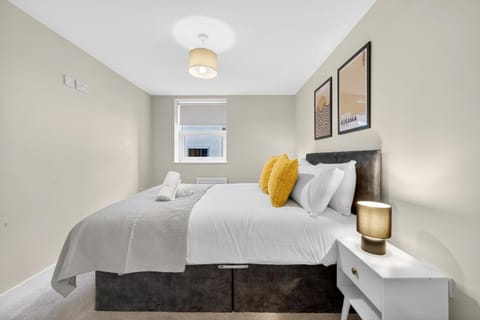 Cosy 2BR - Fast Wi-Fi - Work Space - Free Parking Apartment in Cardiff