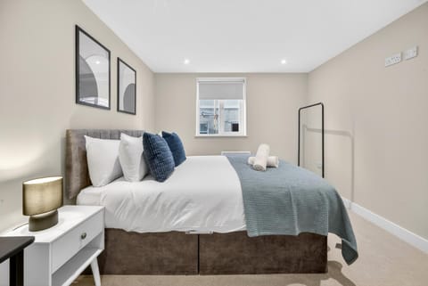 Cosy 2BR - Fast Wi-Fi - Work Space - Free Parking Apartment in Cardiff