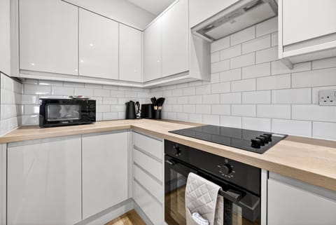 Modern 2BR - Free Parking - Central Apartment in Cardiff