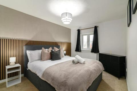 Bed, Photo of the whole room, Bedroom, heating, internet, towels