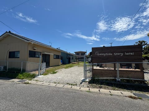 Property building, Day, Street view