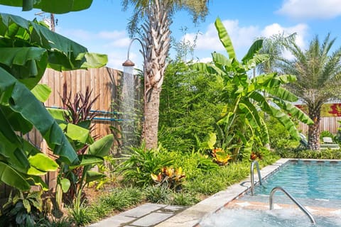 The Herald 12BR Private Villa House in Ninth Ward