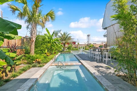 The Herald 12BR Private Villa House in Ninth Ward