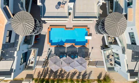 Property building, Day, Bird's eye view, View (from property/room), Balcony/Terrace, Seating area, Pool view, Swimming pool, sunbed