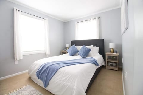 Peaceful Family Retreat in Bristol House in Bristol