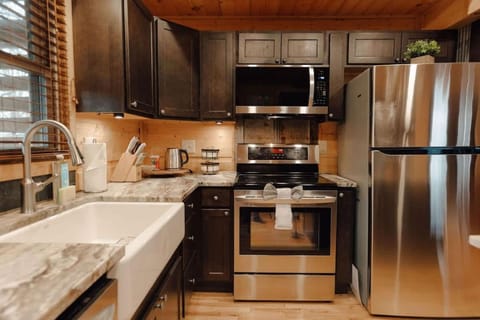 Home with Sauna & Hot Tub & Lake Access House in Johnson City