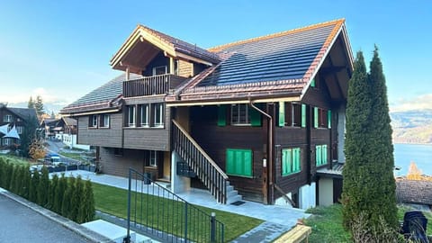 Property building, Neighbourhood, Natural landscape, Lake view, Mountain view, Street view