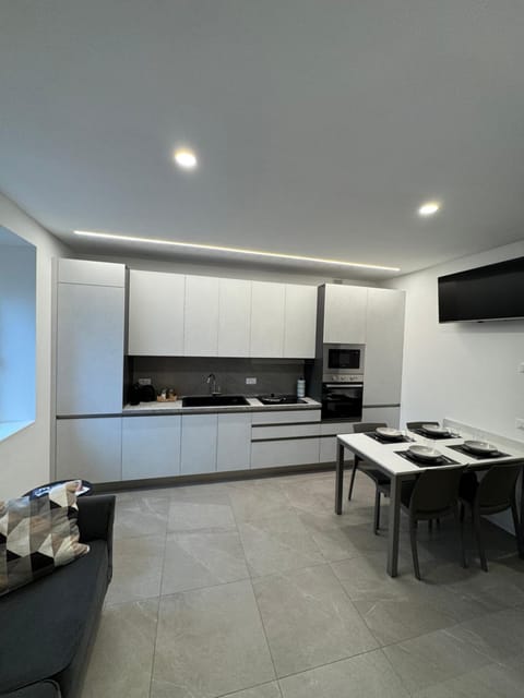 TV and multimedia, Kitchen or kitchenette, Dining area