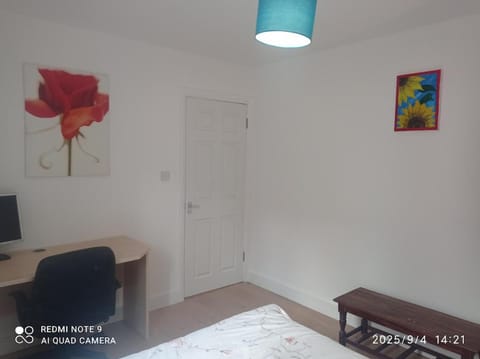 GloxHome House Apartment in Gloucester