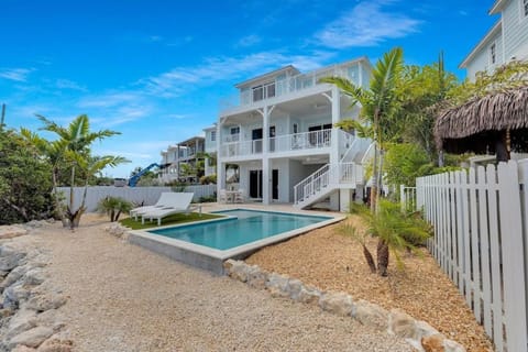 Keys Launchpad House in Marathon