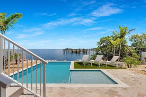 Keys Launchpad House in Marathon