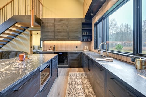 Walk to Lake! Modern Wisconsin Home with Patio House in Castle Rock Lake