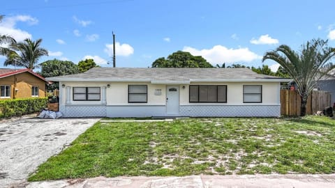 4-Bedroom Retreat Near Deerfield Beach! House in Deerfield Beach