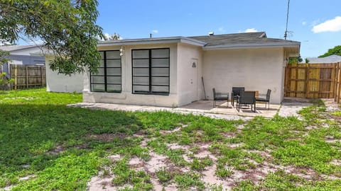 4-Bedroom Retreat Near Deerfield Beach! House in Deerfield Beach